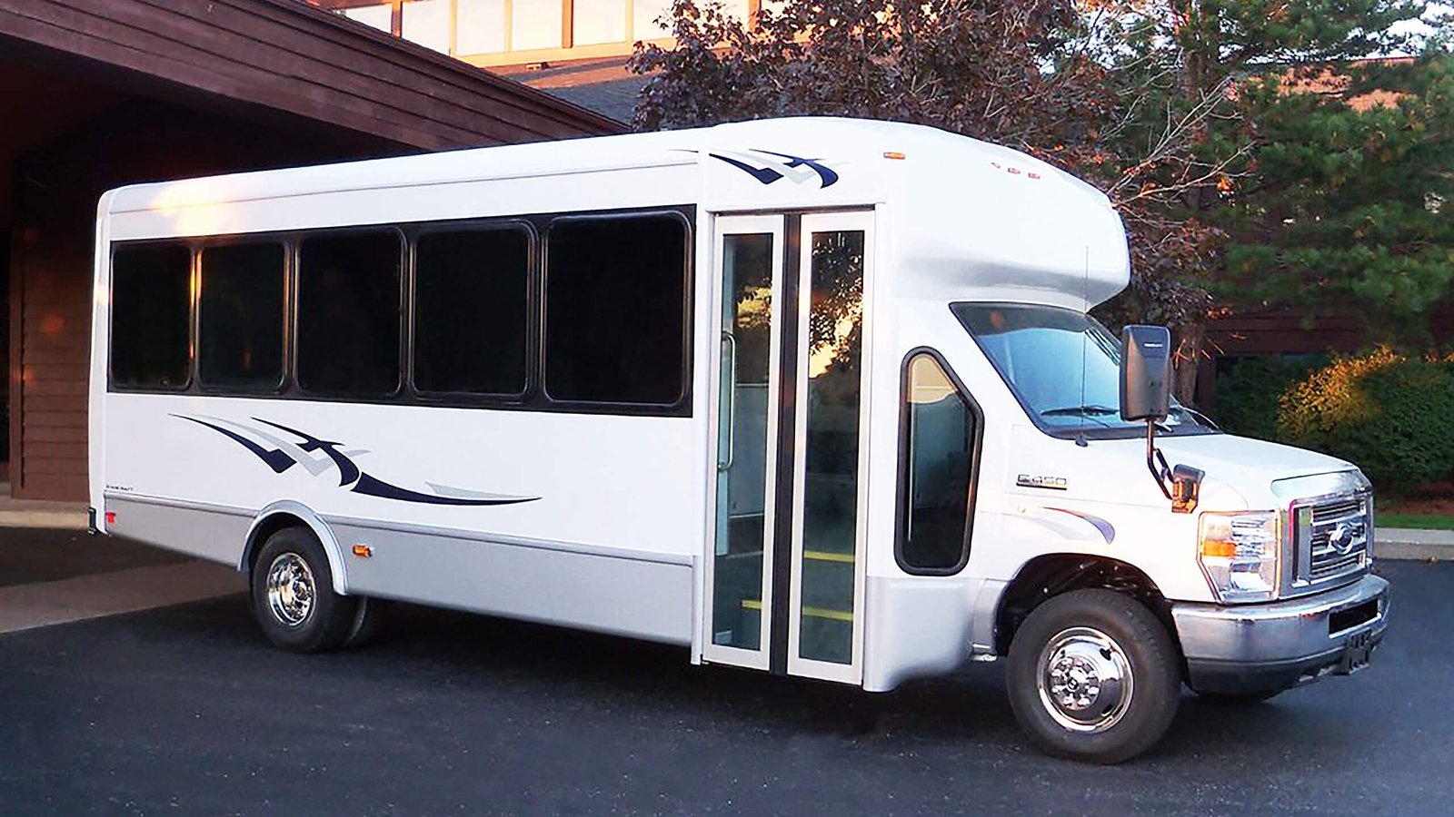 Shuttle Bus Rental Toronto